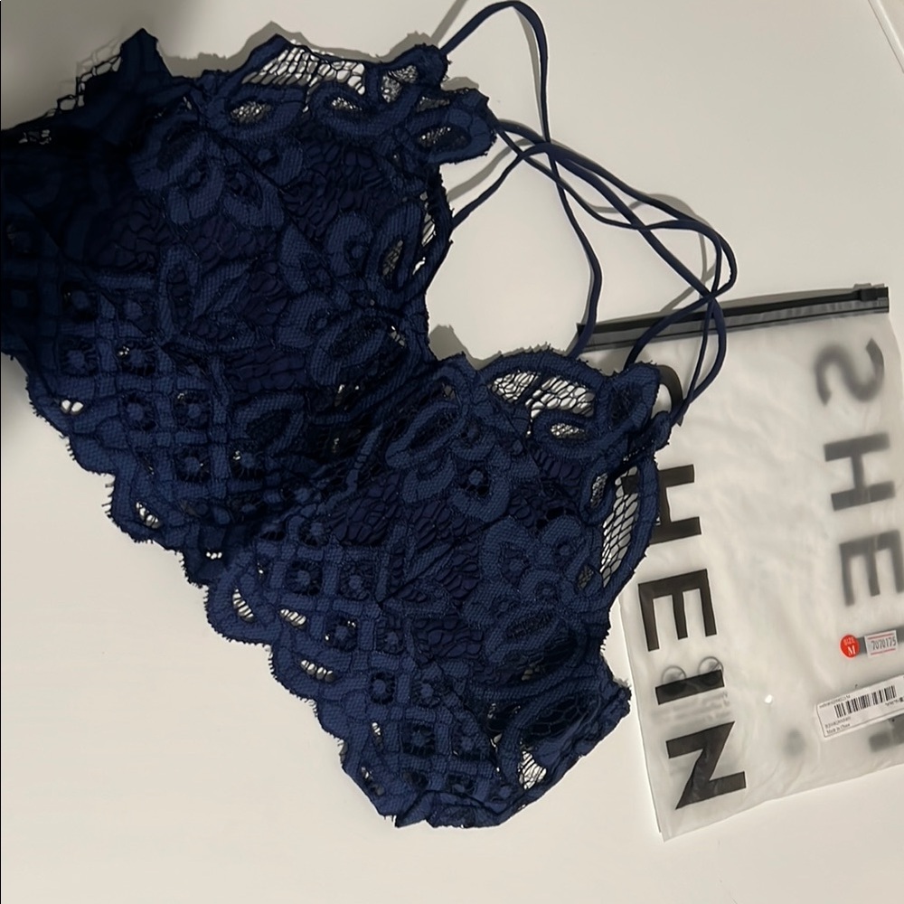 Navy Lace Bralette ⭐️